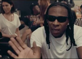 R2Bees Killing Me Softly Screenshot