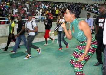 Yemi Alade Performing to 50000 fans in Tanzania
