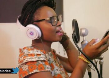 Yemi Alade Kissing Studio Session
