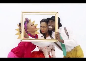 Lindsey Out The Magazine Video Screenshot