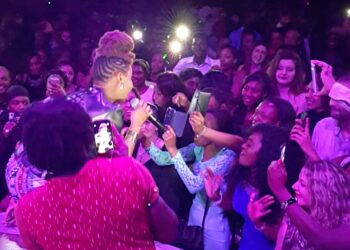 Yemi Alades Valentives Day Concert in Paris 6