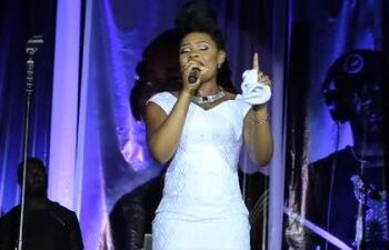 Yemi Alade Performing Na Gode