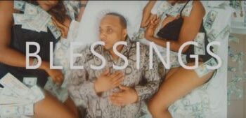 B Red Blessings Screenshot