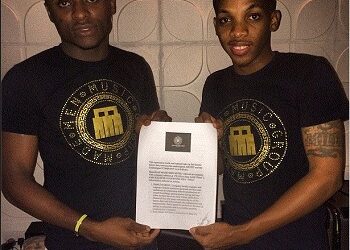 1 Triple MG CEO Ubi Franklin Tekno showing off the contract