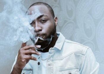 Davido smooking weed...