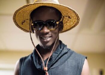 MR EAZI