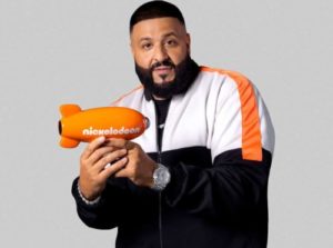 Davido ‘Bows’ To Taylor Swift At The 2019 Nickelodeon Kids’s Choice Awards || See Full Winners’ List