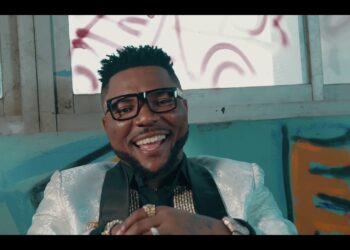 [Video] Oritse Femi - "Ogbegbe"