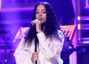 Ella Mai Performs Trip on The Tonight Show