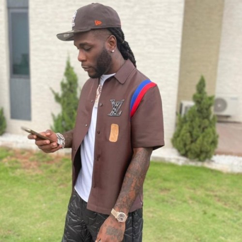 Burna Boy Sprays Million Bundles of Cash On Patoranking 2