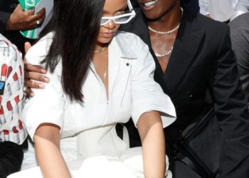 1 Louis Vuitton Front Row Paris Fashion Week Menswear SpringSummer 2019