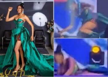 Actress Kie Kie falls of stage Kemi Filani blog