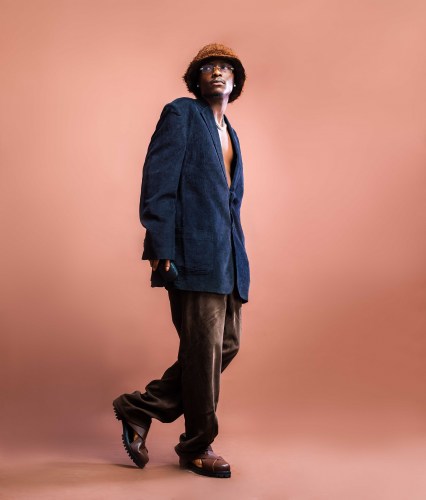 MEET JESSE ROAR, THE NIGERIAN BORN SINGER/RAPPER SWAPPING COMFORT FOR A SHOT AT GREATNESS. 2 width=426