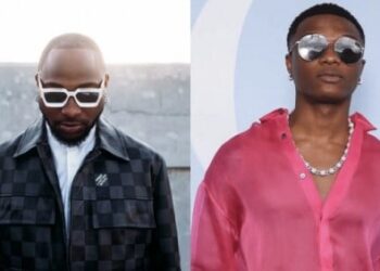 "Davido Is Better Than Wizkid. We Owe Him An Apology" - Twitter user