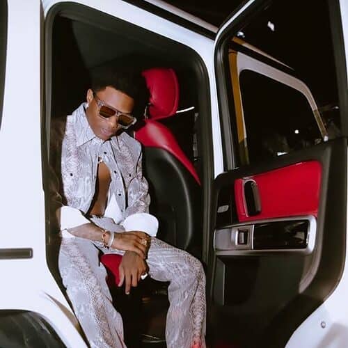 "I Need 6 Dubai Girlfriends" - Wizkid Thrills Ladies During Dubai Show || Watch!