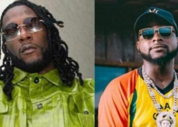 Raging Fan Pours Curses On Burna Boy, Praises Davido Instead || See!!