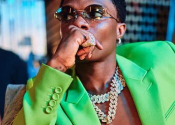 "Make Him Wash Your Pant If He Begs To Feed You" - Wizkid Advices Ladies