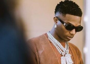 VIDEO: Wizkid Caught Shirtless in the Hot Sun Around Lagos 6 wizkid 1