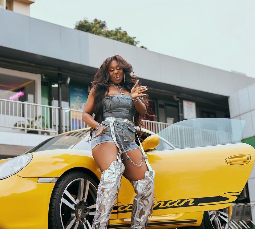 MUSIC VIDEO: Niniola & Pheelz - Formula