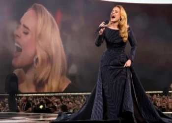 Adele takes break