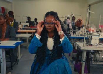 (ViDEO) Bridget Blue – 9 to 5 15 Bridget Blue – 9 to 5 MP3 DOWNLOAD