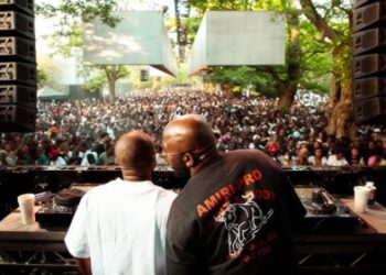 Kabza de small & DJ Maphorisa – Piano People (Amapiano Mix)