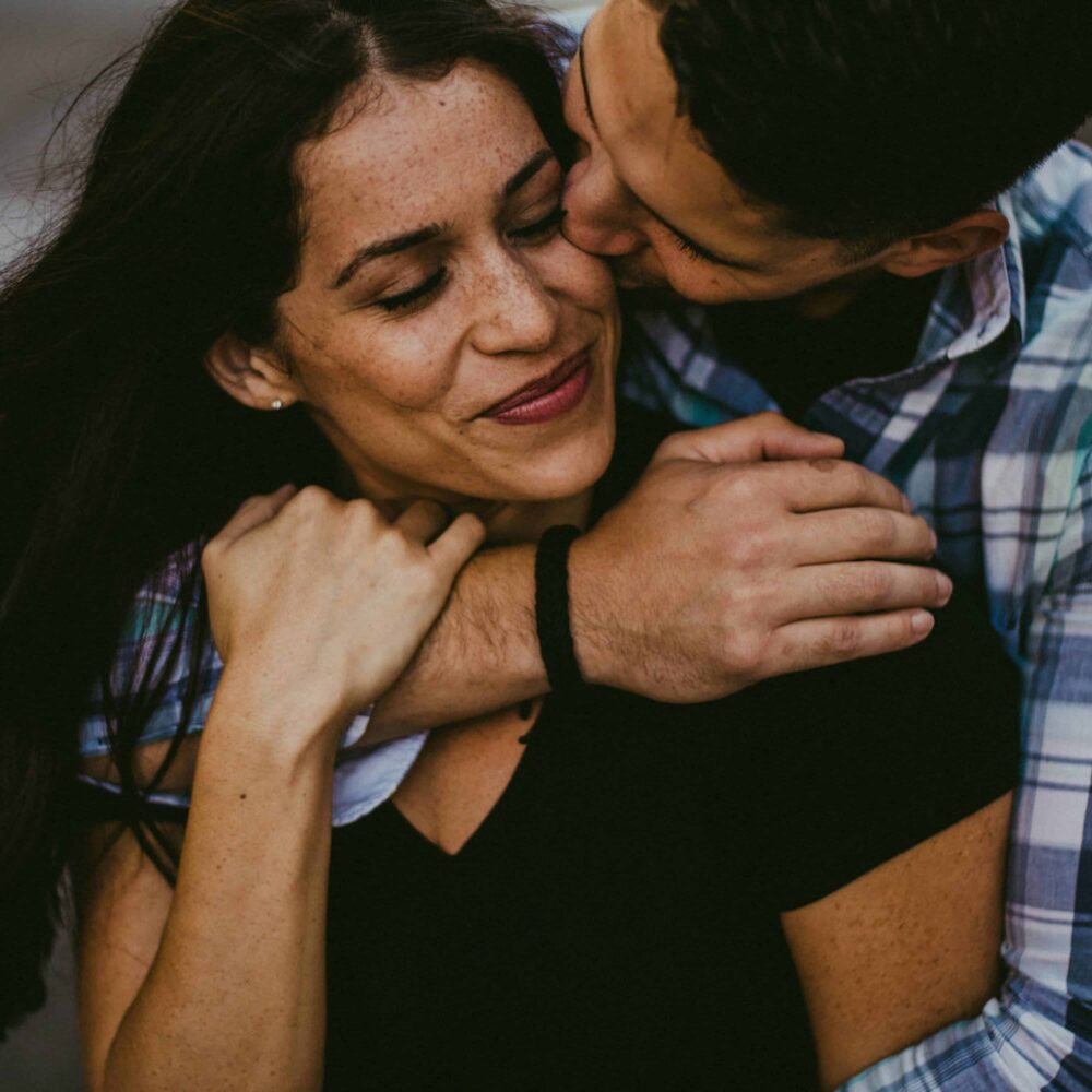 Key conversations that shape new couples 1 5 Important Things to Discuss as a New Couple hernan 1 4000x4000 1